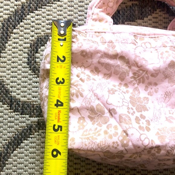 Hello Kitty Pink & Gold Lunch Bag - Picture 12 of 14